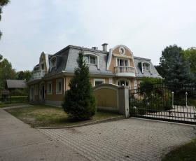 Porcza Villa - kiadó szobák Mosonmagyórvár belvárosában, parkos zöld övezetben télen , fűtési szezonban is.