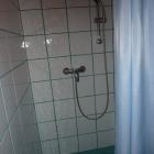 Kiadó szoba 2 főre Mosonmagyaróváron parkos zöld övezetben, zárt parkolóval, belvárosban.